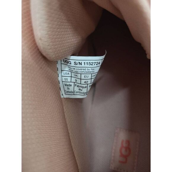 New Peach UGG boots - Picture 2 of 9